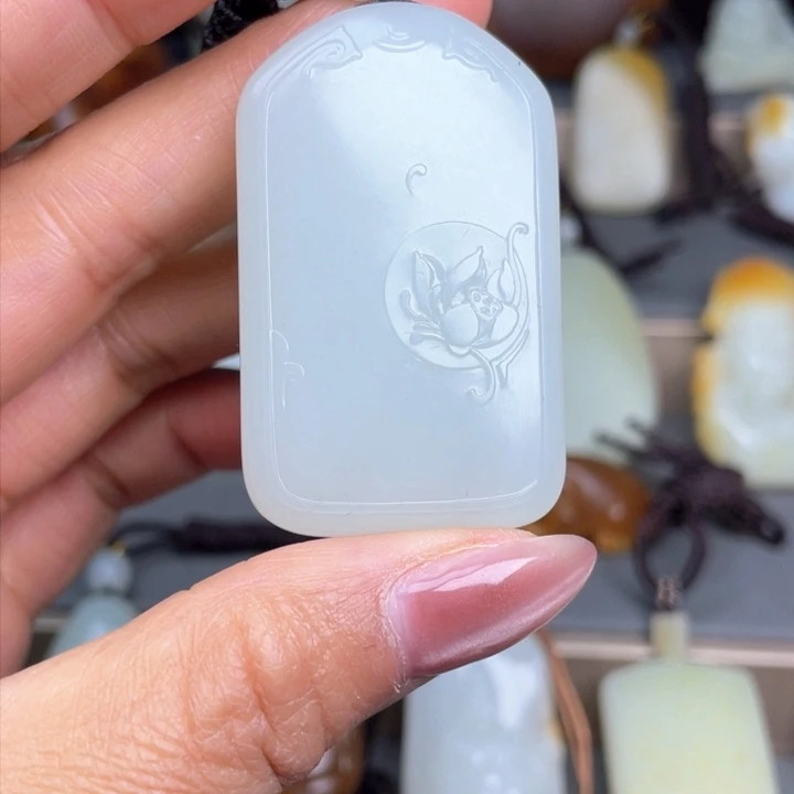 颈饰未镶嵌和田玉