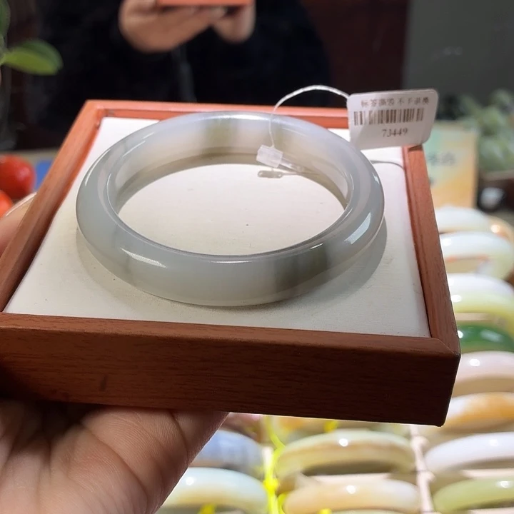 和田玉未镶嵌手镯57