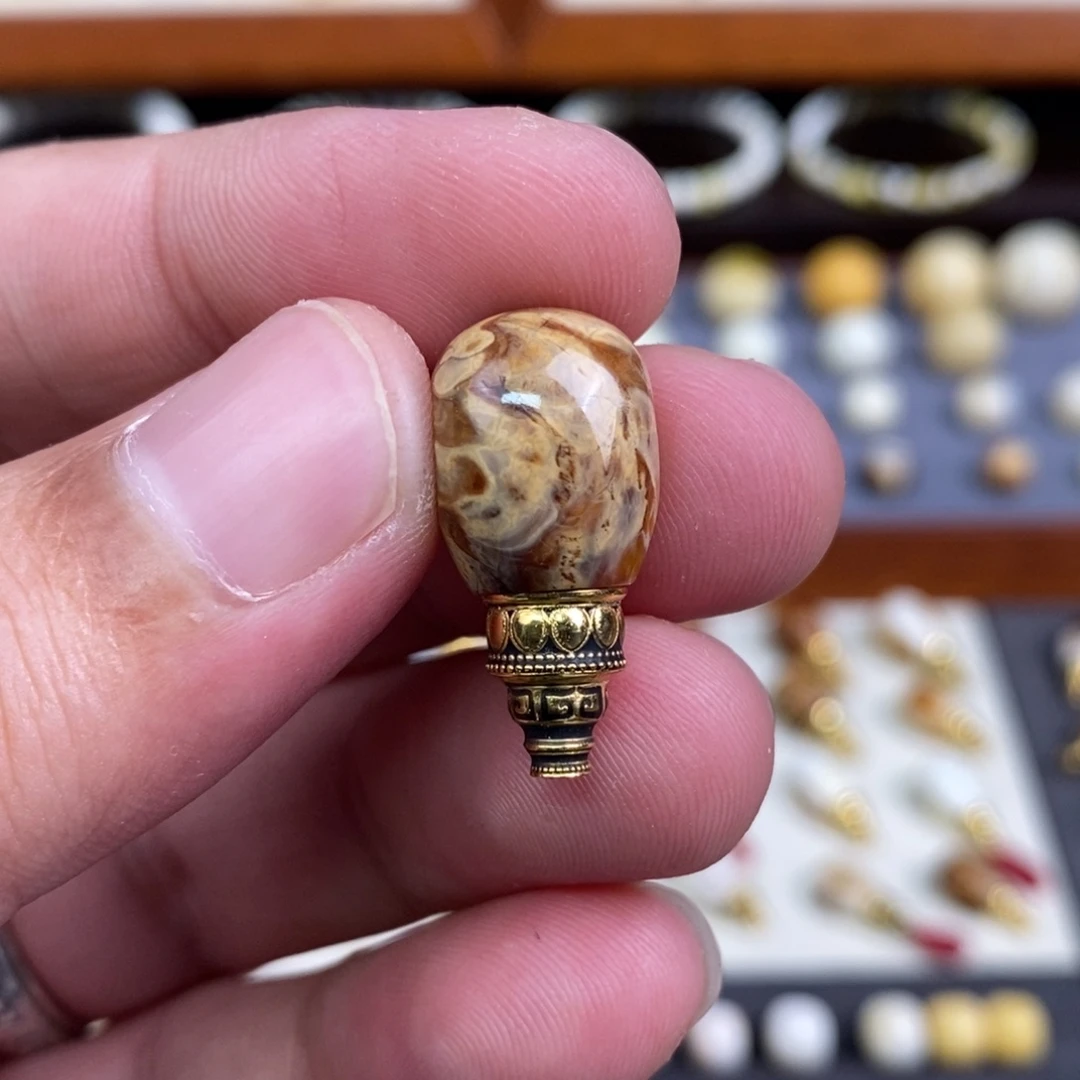 蜜蜡18K金镶嵌裸石配饰彩沁三通尺寸11.7