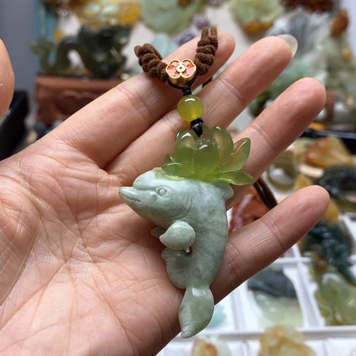 未镶嵌蛇纹石玉颈饰