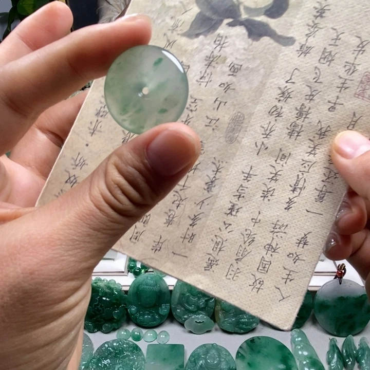 未镶嵌手镯石英质玉