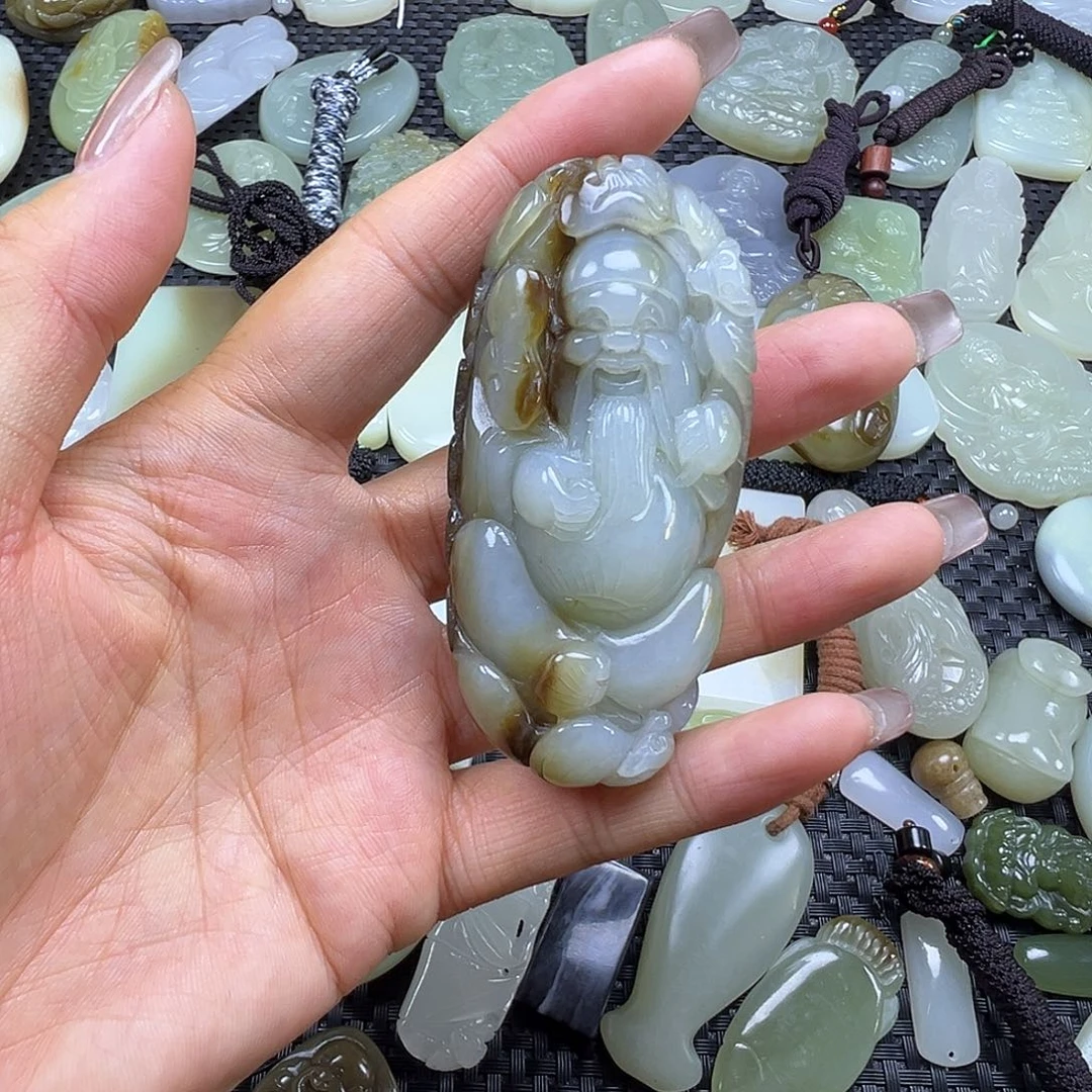 和田玉未镶嵌吊坠(不含链)有裂漏