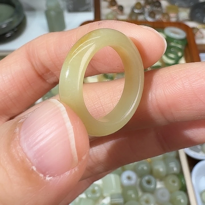 和田玉（糖玉）未镶嵌戒指17.1内径207
