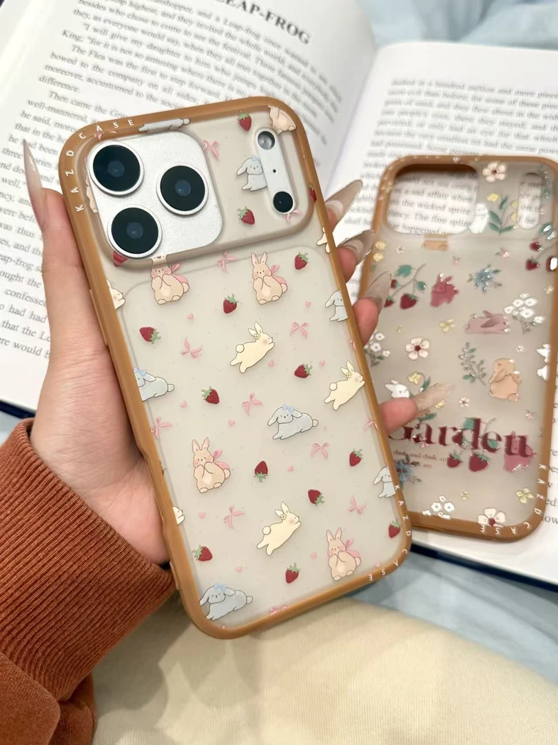 肤感磨砂草莓兔子手机壳适用iphone17promax苹果16防摔早秋透色