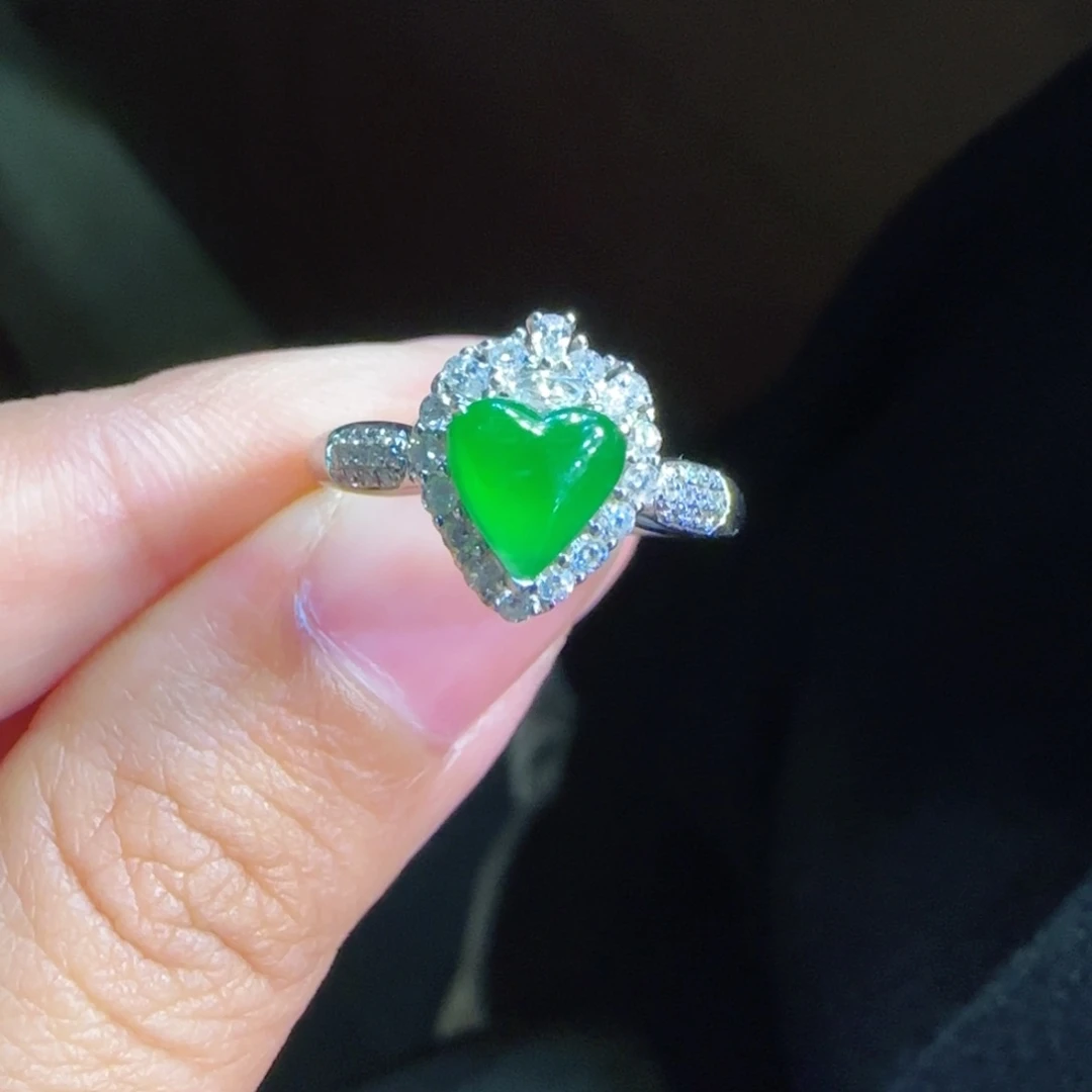 翡翠戒指18K金镶嵌爱心戒指