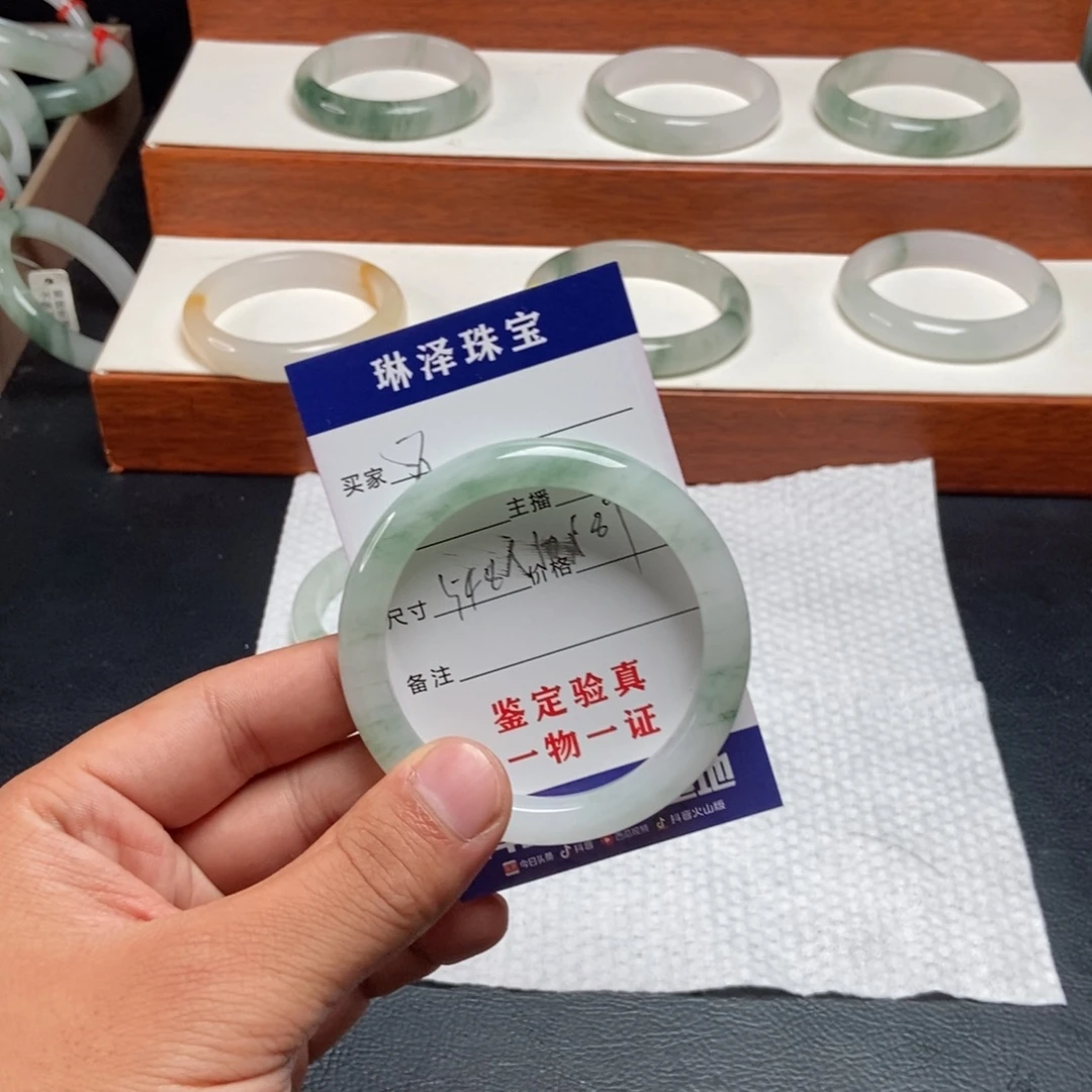 未镶嵌手镯石英质玉8