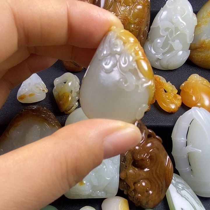 和田玉未镶嵌颈饰