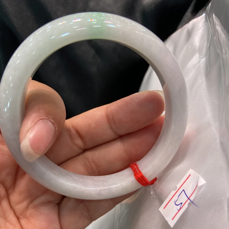 正圈57圈缅甸天然翡翠A货春彩手镯