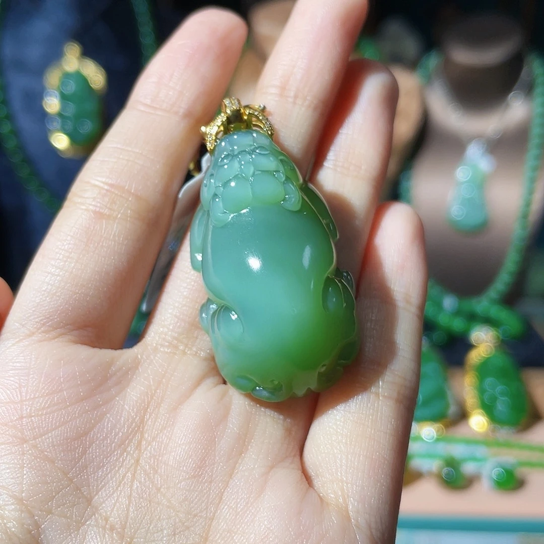 和田玉（碧玉）18K金镶嵌颈饰