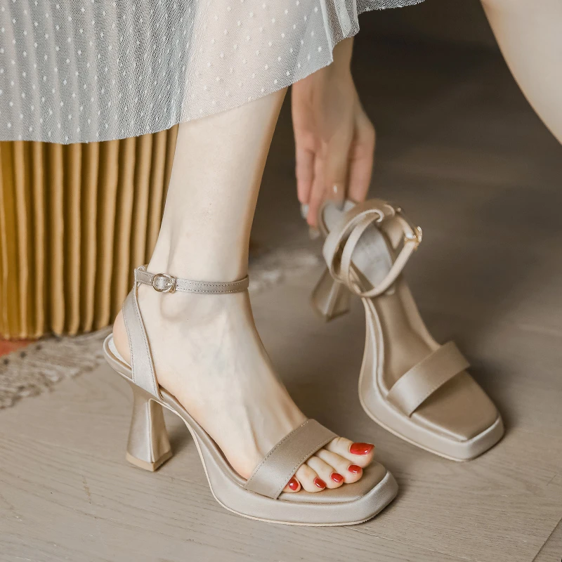 复古夏季厚底凉鞋女小个子增高显瘦百搭一字带露趾防水台高跟鞋女