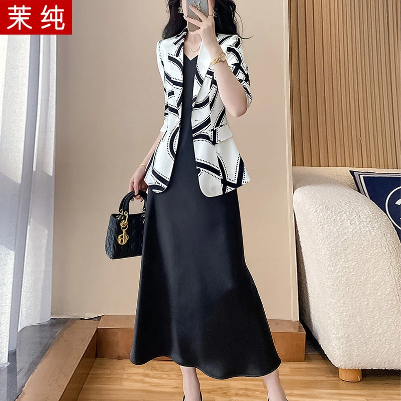 连衣裙女2025新款今年流行爆款裙子黑色v领醋酸吊带裙时尚套装裙