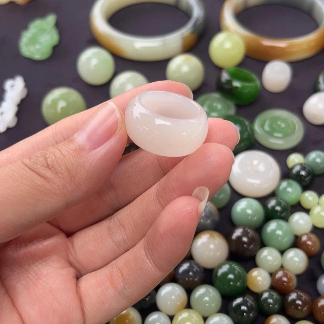 和田玉戒指未镶嵌