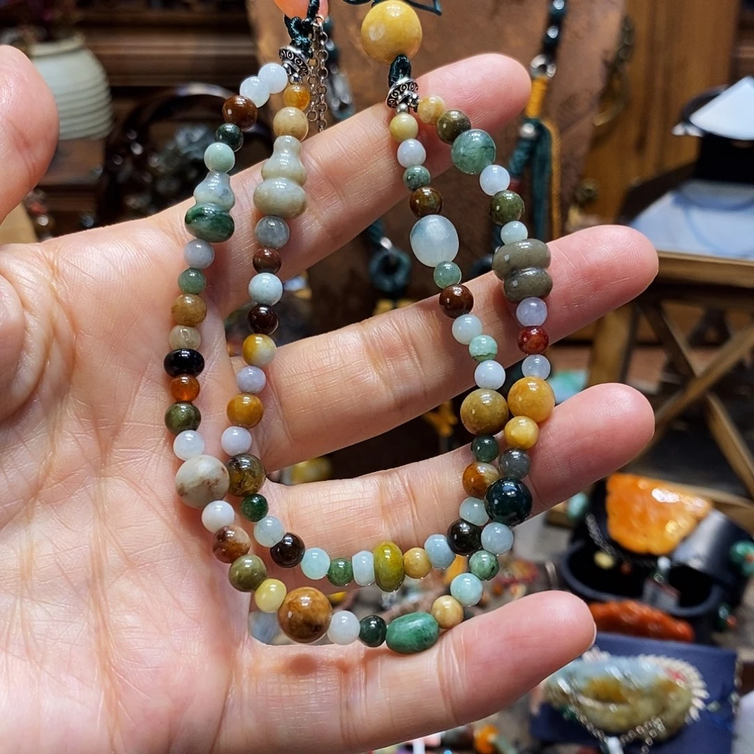 翡翠未镶嵌颈饰