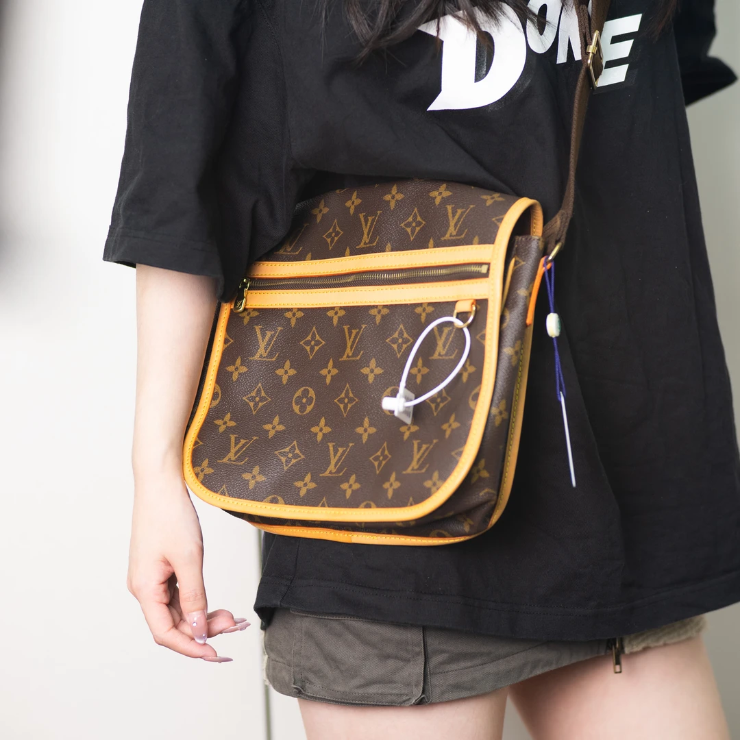 95新 LouisVuitton/路易威登 老花翻盖邮差/磁吸扣/单肩斜挎/23