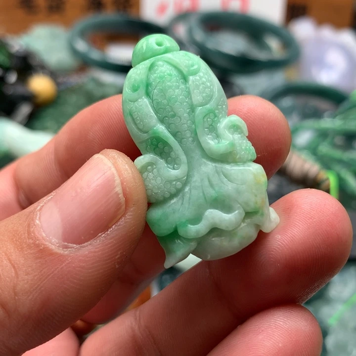 翡翠颈饰未镶嵌保真天然a货翡翠