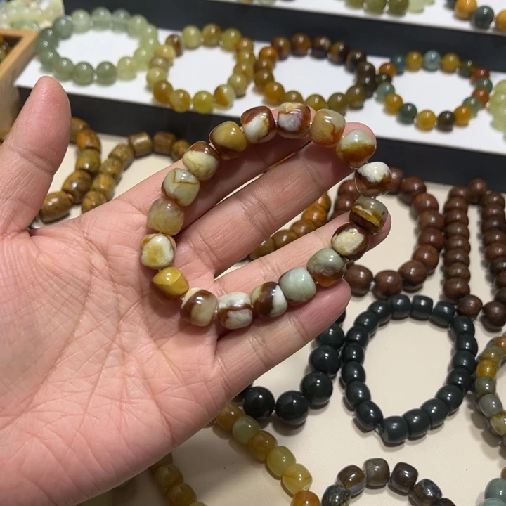 用***8蛇纹石玉未镶嵌手链卡12微瑕