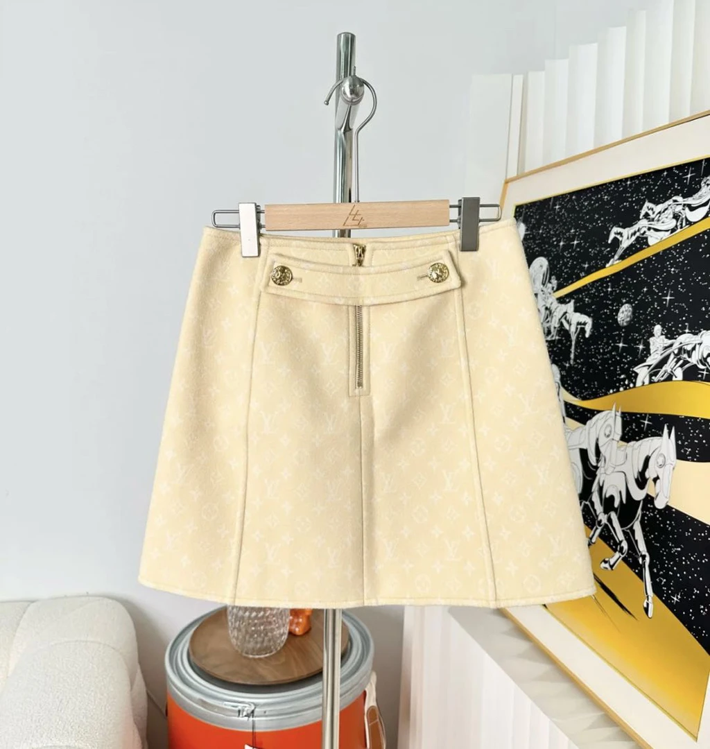 全新未使用 LouisVuitton/路易威登  老花满印半裙 36码