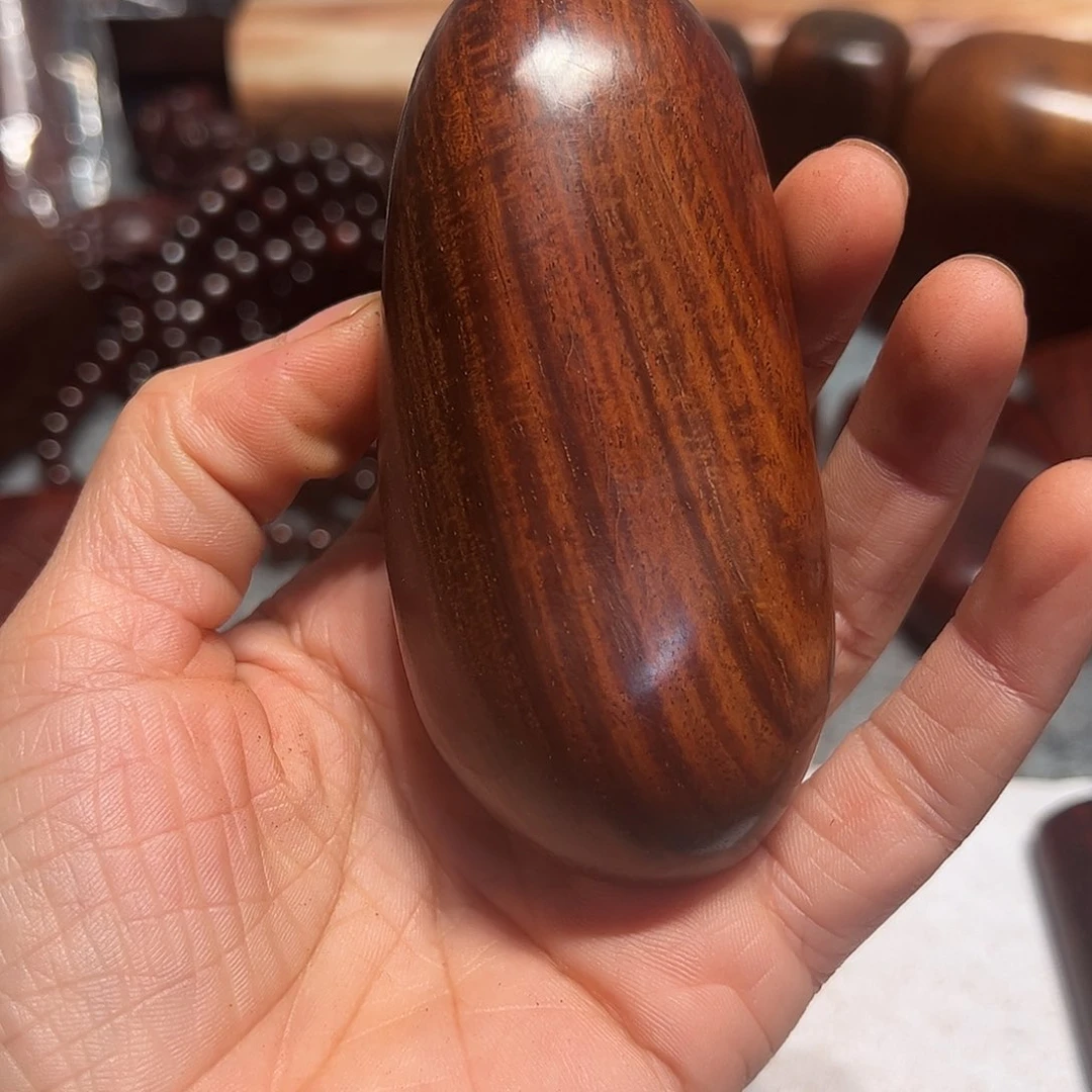 交趾黄檀（大红酸枝）玉**生