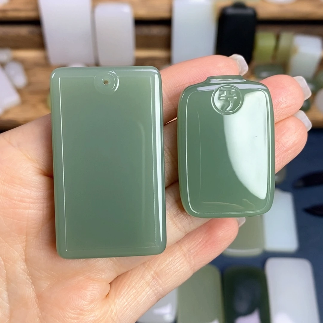 么***哒和田玉未镶嵌颈饰