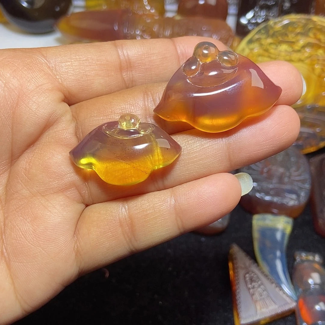 琥珀未镶嵌颈饰缅甸天然琥珀吊坠