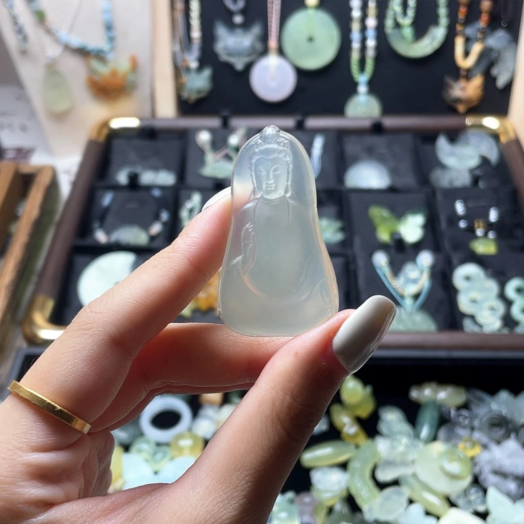 蛇纹石玉未镶嵌颈饰