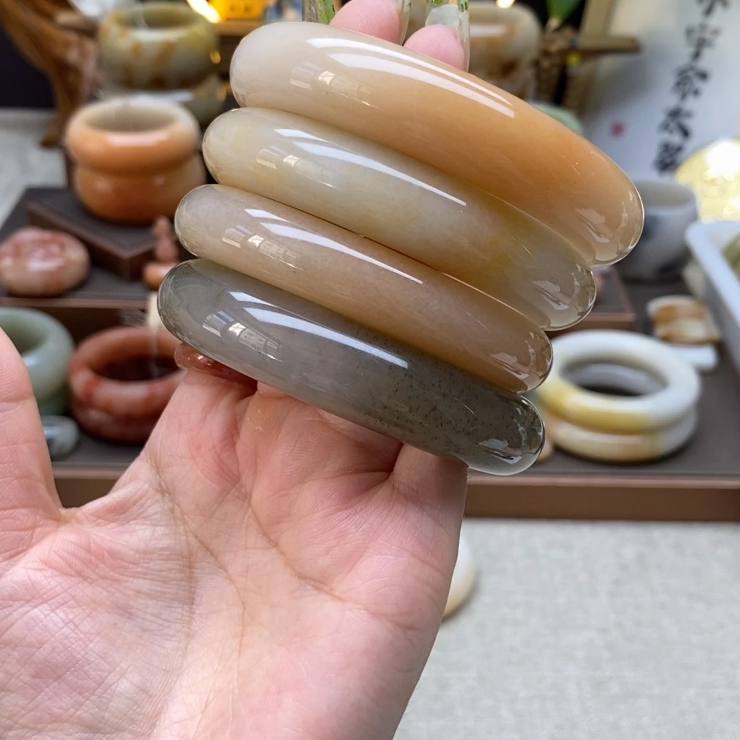 ****猫合金手镯石英质玉