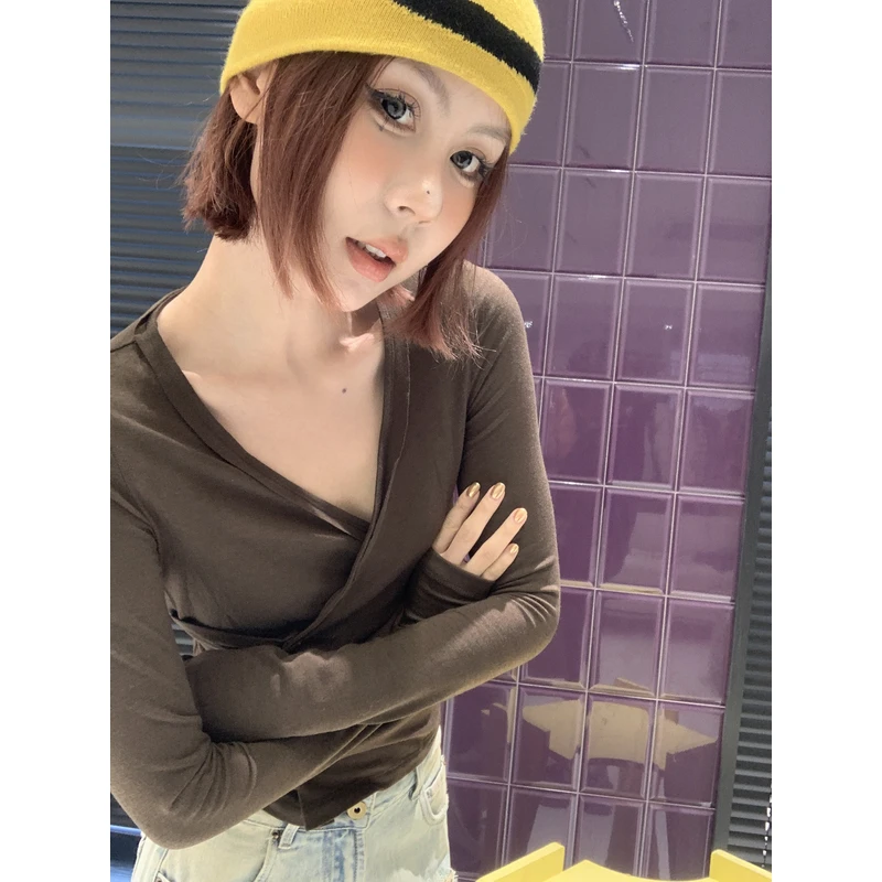 THREE GOOOD/三吉 乐享假日V领纽结上衣DT240246