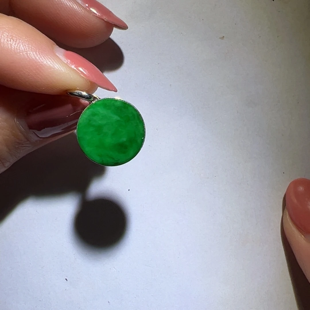 翡翠颈饰18K金镶嵌吊坠