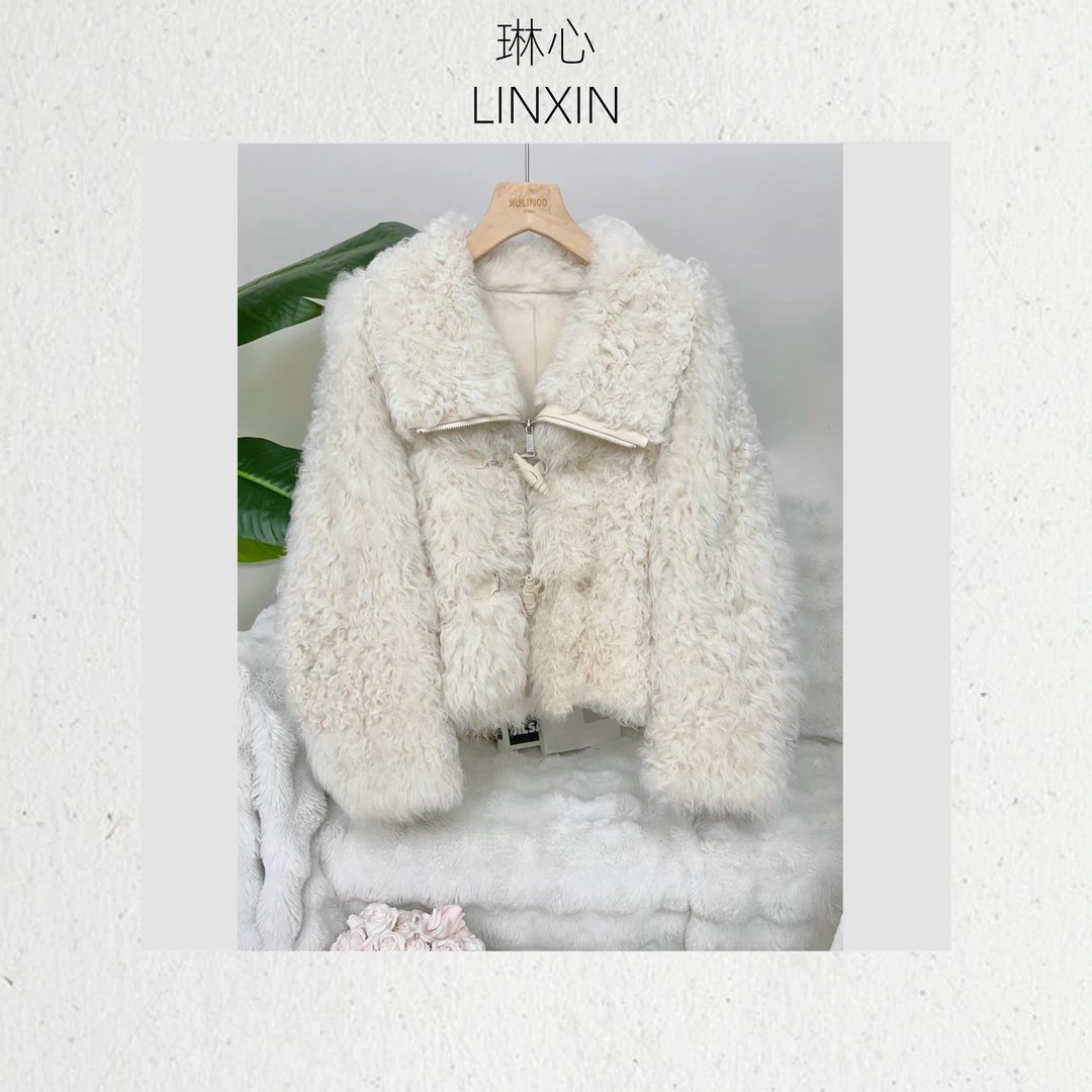 琳心丨秋冬气质时尚百搭白色翻领牛角扣毛绒感女装冬季外套 0292