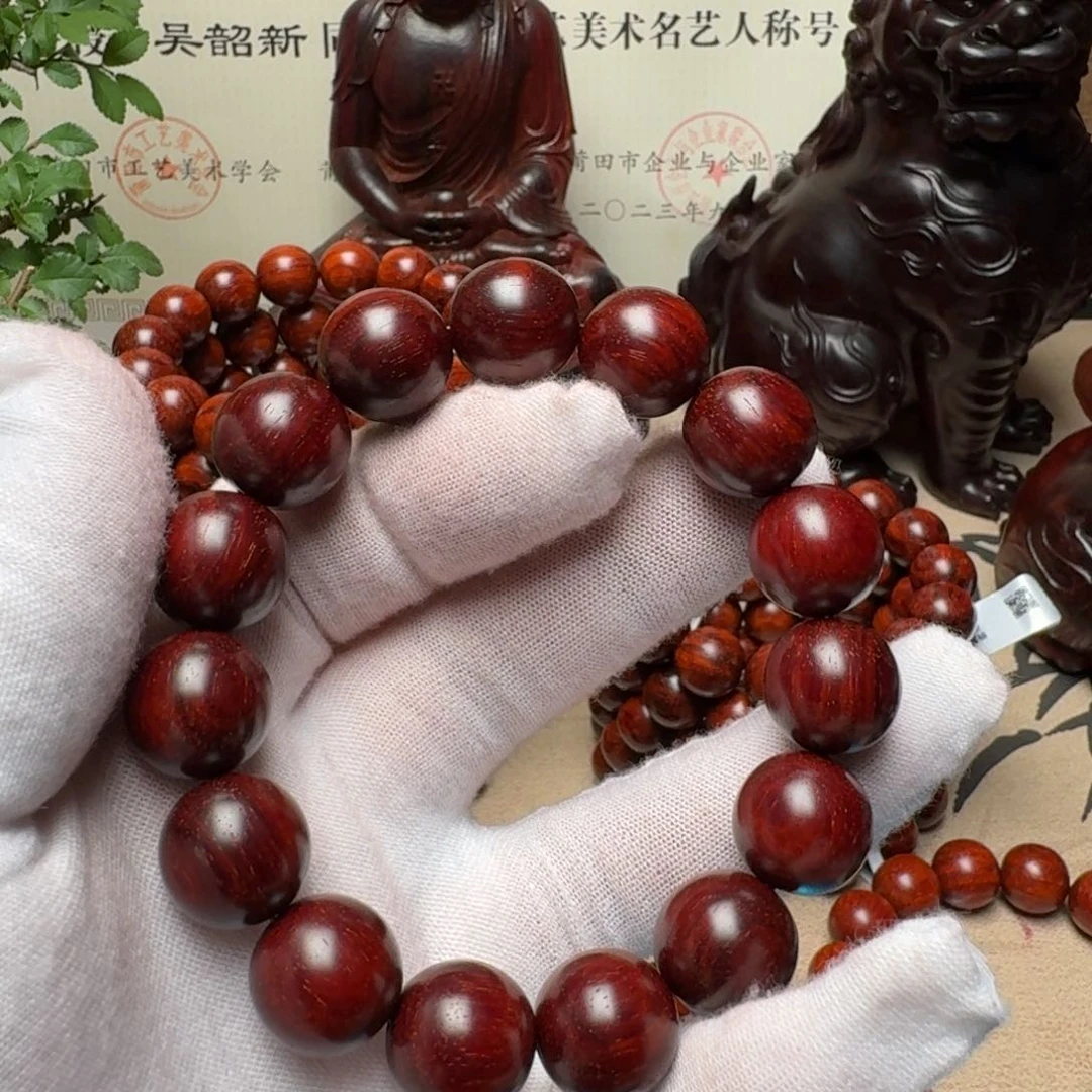 人***梦檀香紫檀（小叶紫檀）1.5cm26粒