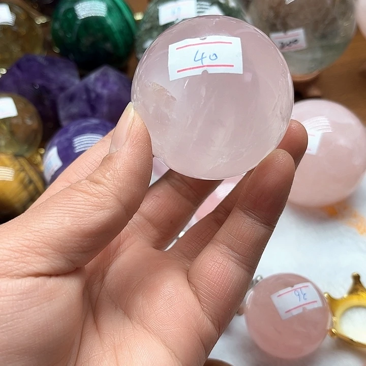 水晶200克粉水晶球未镶嵌