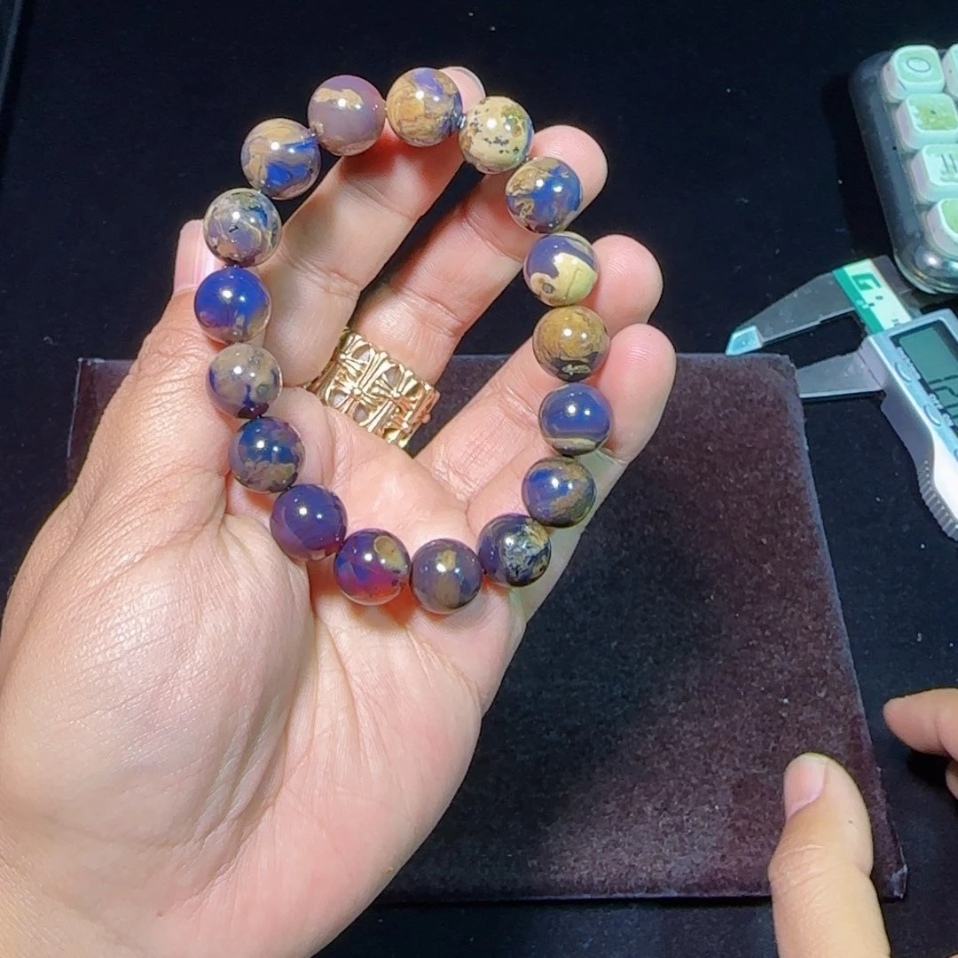 琥珀未镶嵌裸石琥珀