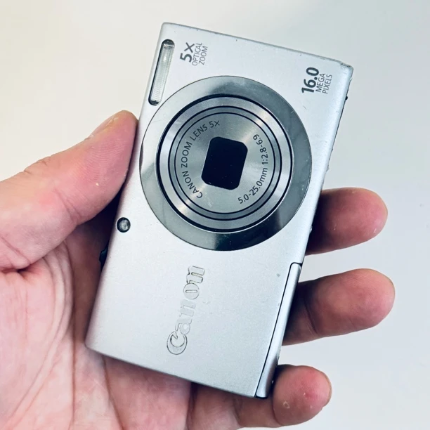 9新 Canon/佳能 a2300特价1600w像素20倍长焦带live人景款