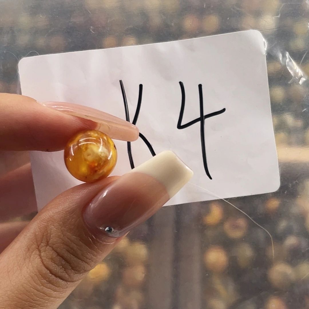 瑶***仔琥珀未镶嵌裸石11.5（打三通孔不退换）