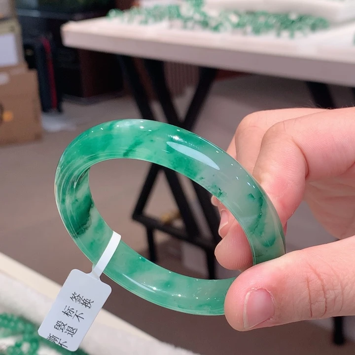 缘***百石英质玉未镶嵌手链