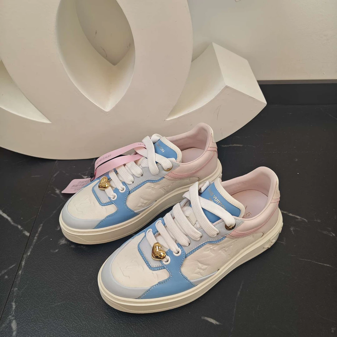 全新未使用 LouisVuitton/路易威登 浮雕松糕鞋/36码/32037