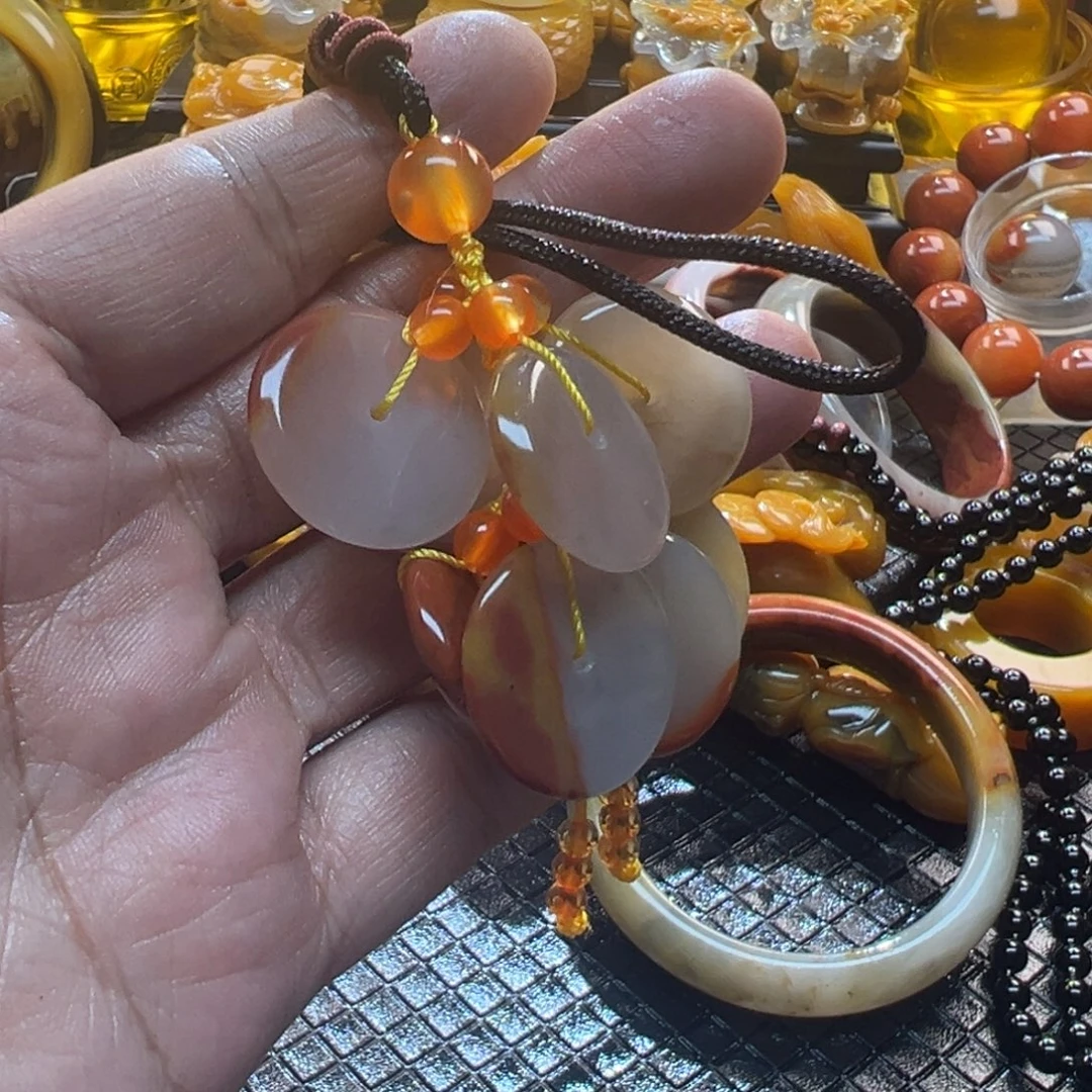 石英质玉未镶嵌颈饰