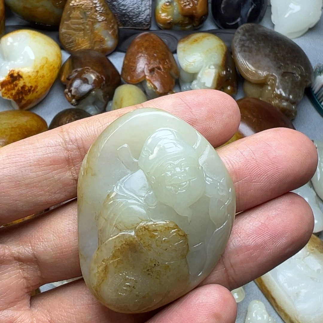 和田玉未镶嵌挂件