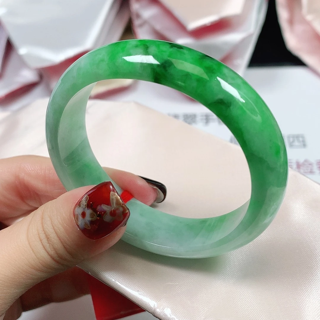 翡翠未镶嵌手镯1968贵妃