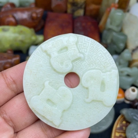 蛇纹石玉未镶嵌颈饰51