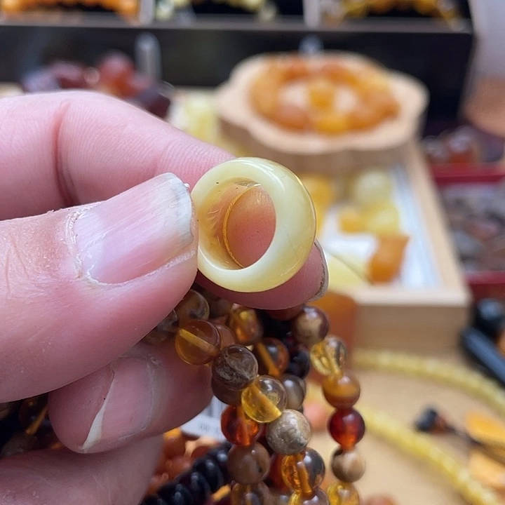 琥珀未镶嵌套链吊坠