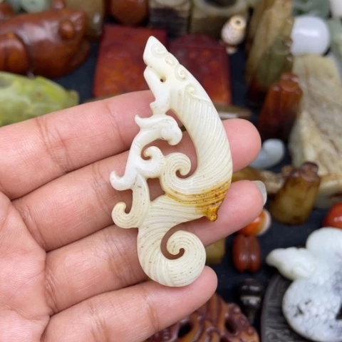 和田玉未镶嵌颈饰13