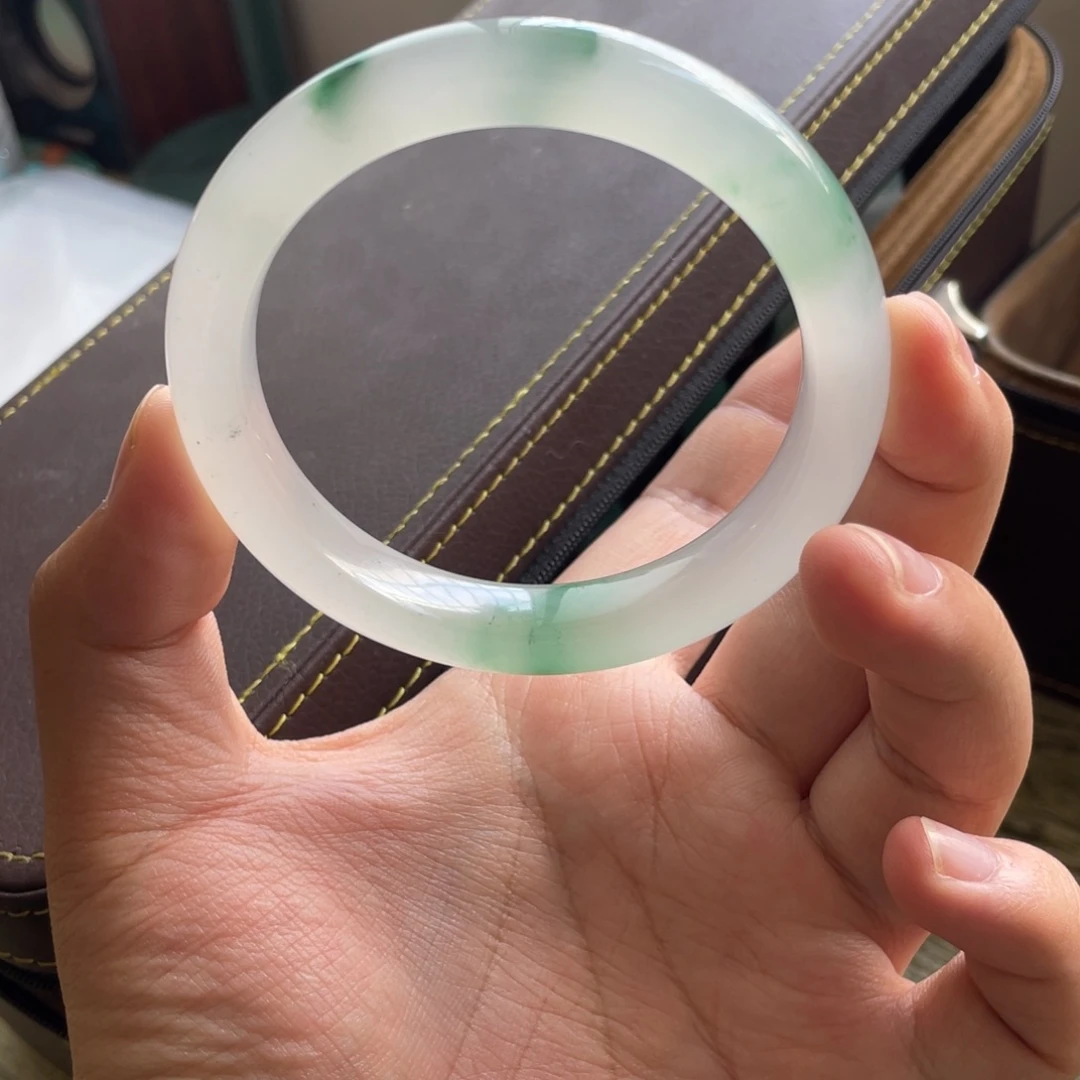 石英质玉（非洲翠）未镶嵌手镯