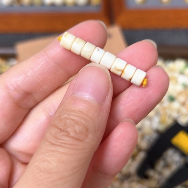 蜜蜡未镶嵌裸石5.6mm一组