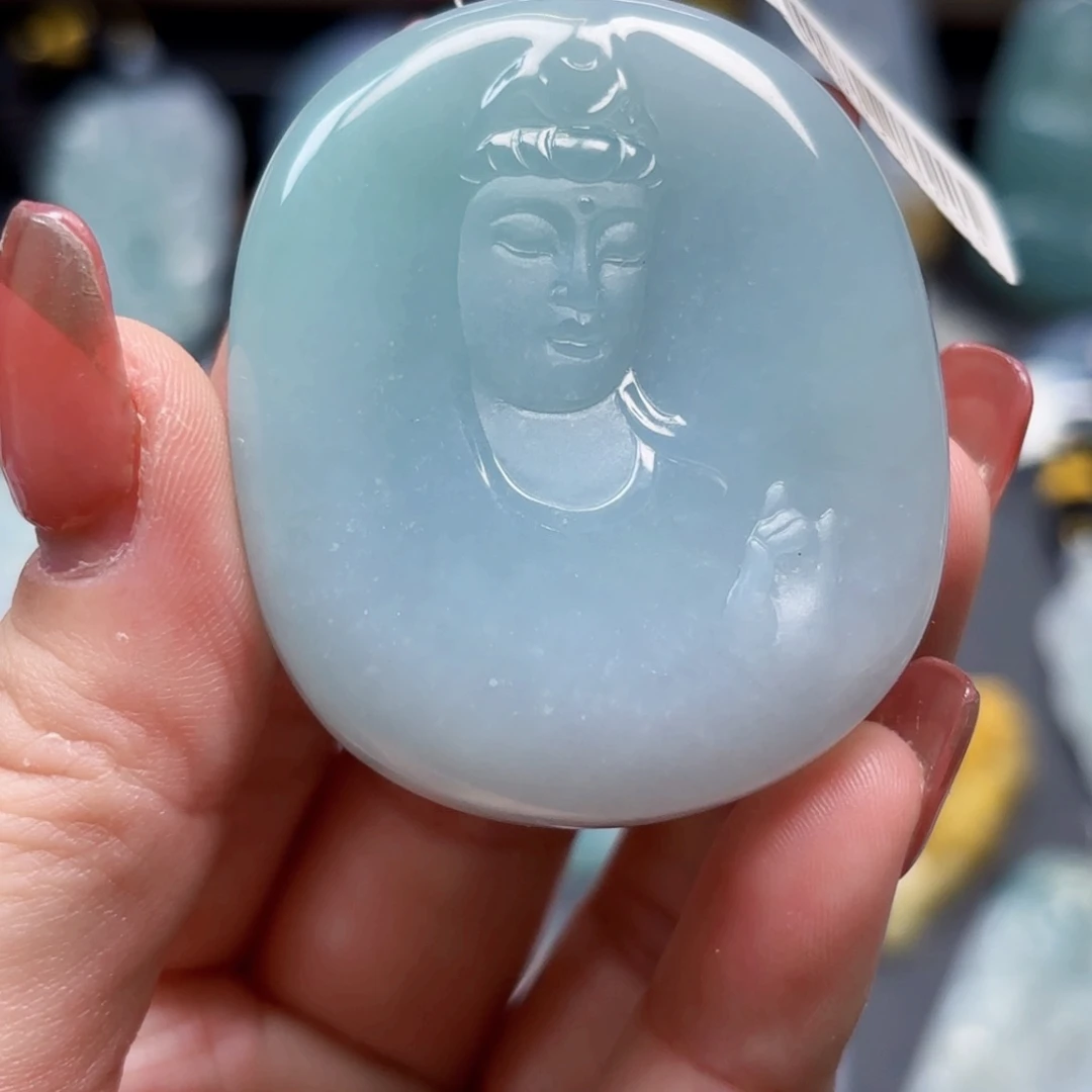 翡翠未镶嵌颈饰观音