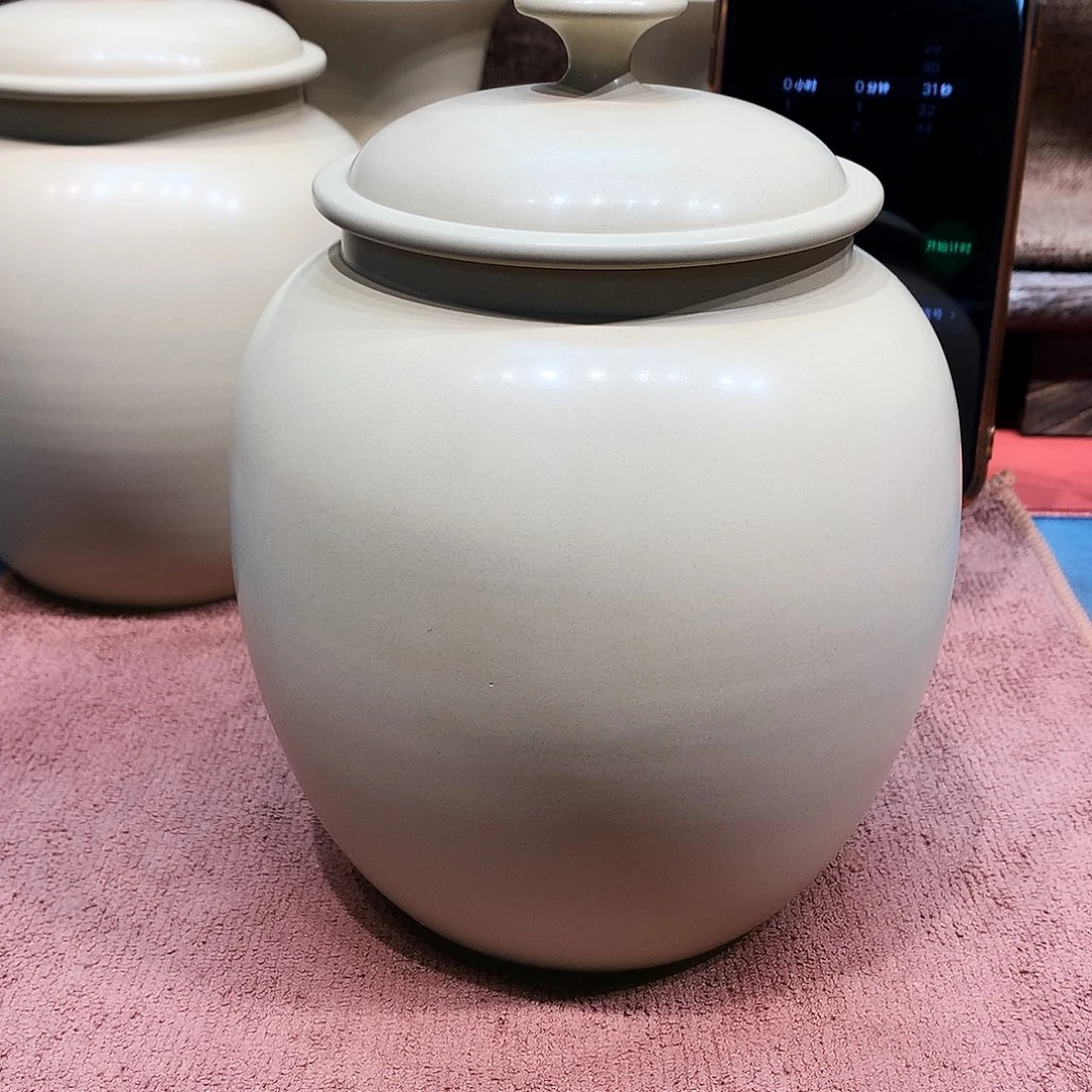 泥塑山****叔放漏茶叶罐一个大漏