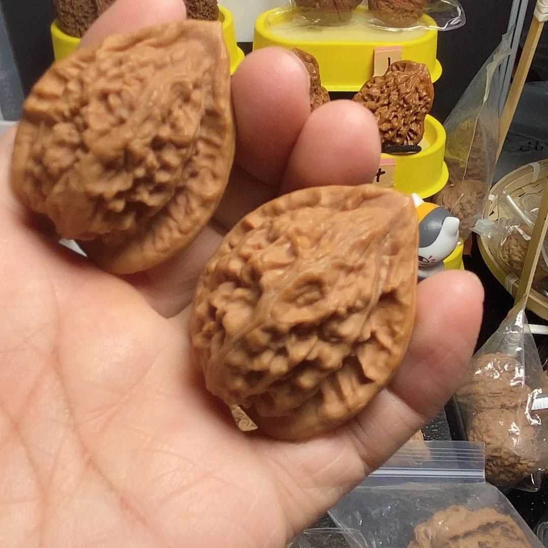 文玩核桃吊坠红袍3