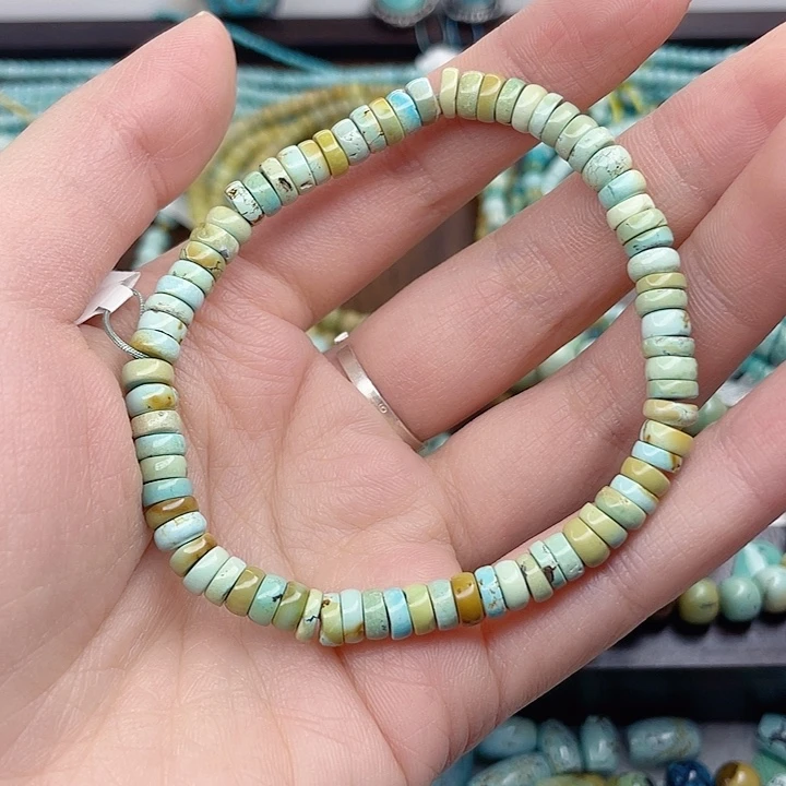 绿松石未镶嵌颈饰