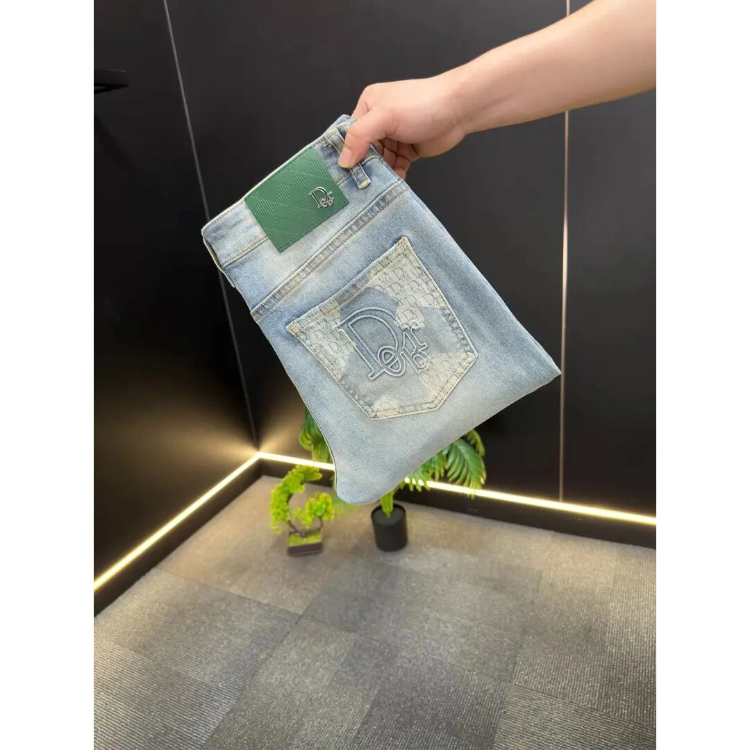 高端上新薄款浅蓝激光烧花高定牛仔裤时尚短裤男款裤子男款夏季