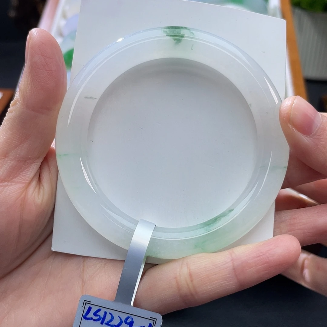 翡翠未镶嵌手镯54白冰飘绿花